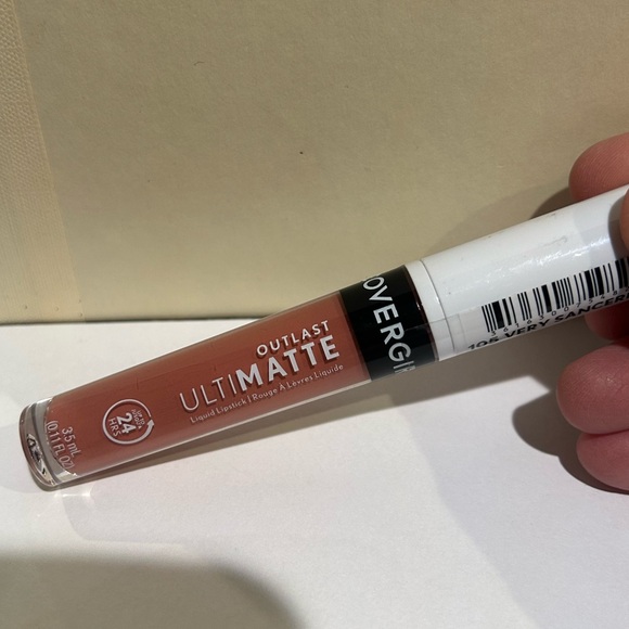 COVERGIRL Outlast Ultimatte Lipstick - Very Sancerre - Picture 2 of 4